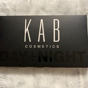 KAB  day+night eyeshadow palette